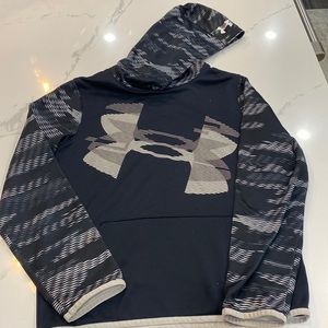 Vguc! Boys Under Armour hoodie.